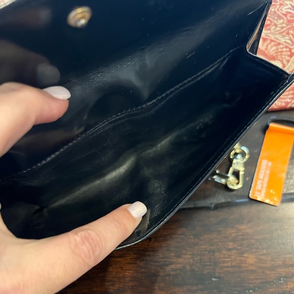 Gucci logo vintage black long patent leather wallet w chain - Picture 8 of 17